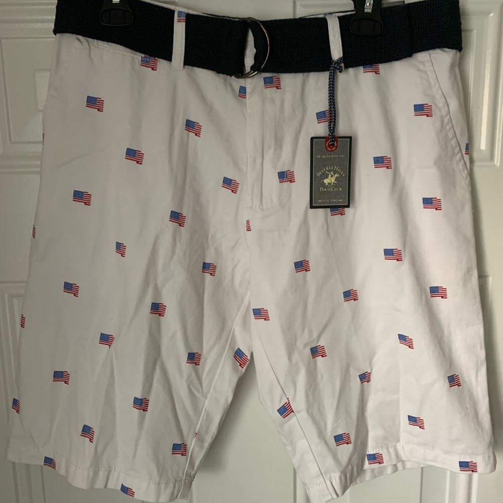 NWT Beverly Hills Polo Club Men’s White Shorts with Flag Print Size 32